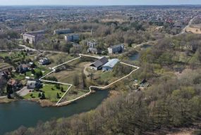Aukcione Vilniaus r. bus parduodamas Radvilų dinastijos dvaro teritorijoje esantis žirgynas